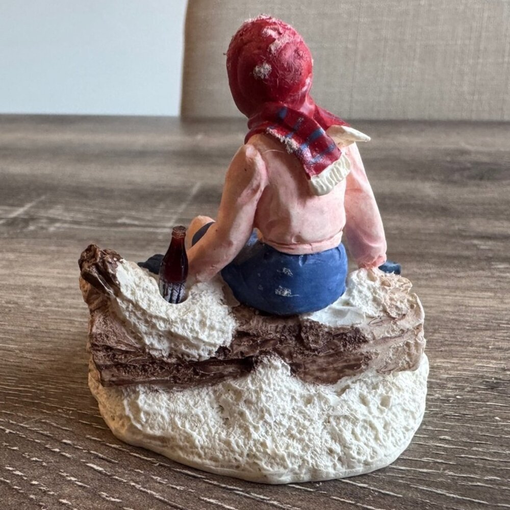 Vintage 1996 Coca Cola Christmas Town Square Collection Skaters Pause Figurine - Picture 3 of 8